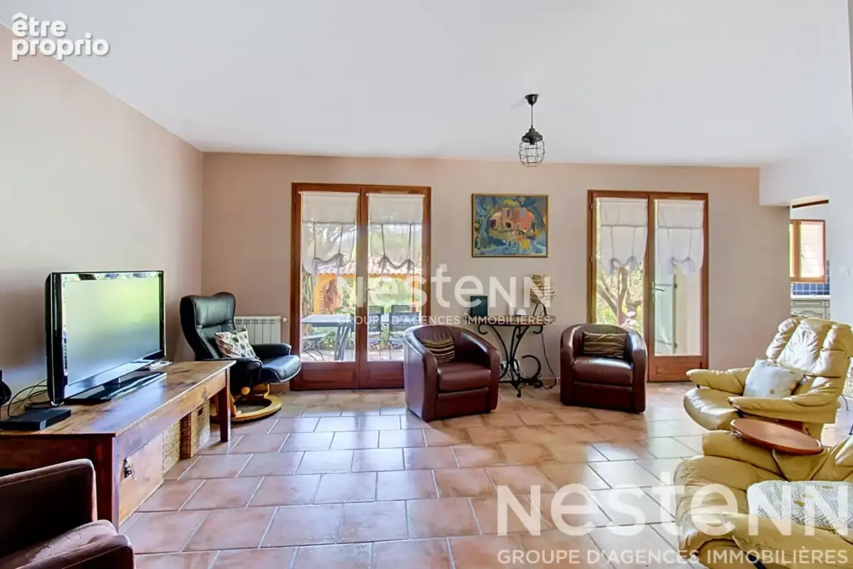 A VENDRE - Maison Le Thoronet 6 pièces  148 m2- terrain  1600m2- Piscine - Garage et carport - photo 3