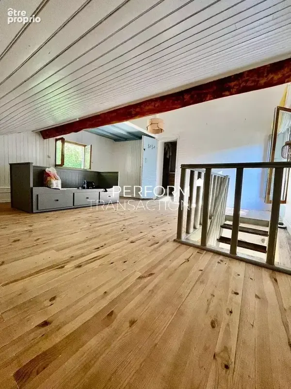 SAINT LAURENT EN BEAUMONT-Maison avec terrasse et cave - photo 8