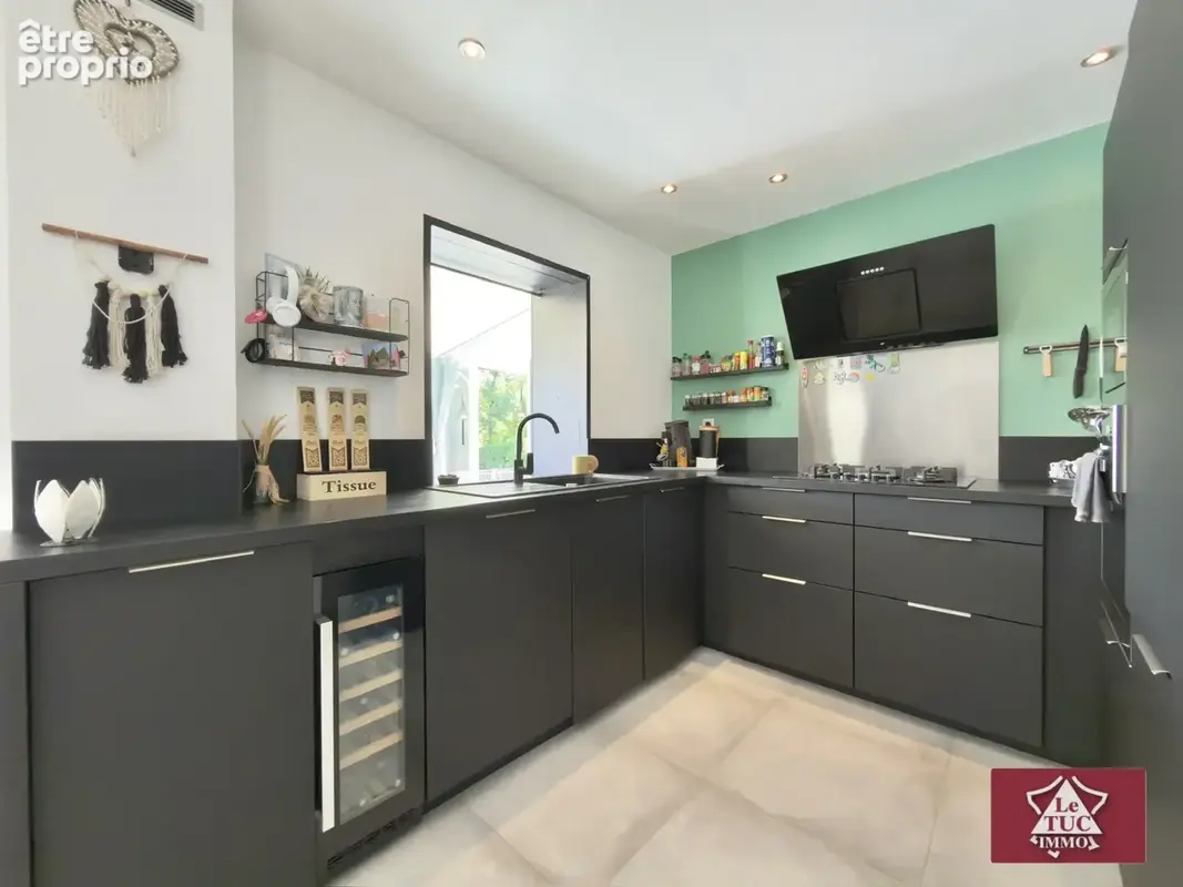Maison de plain pied, piscine chauffée avec installations équestres - photo 10