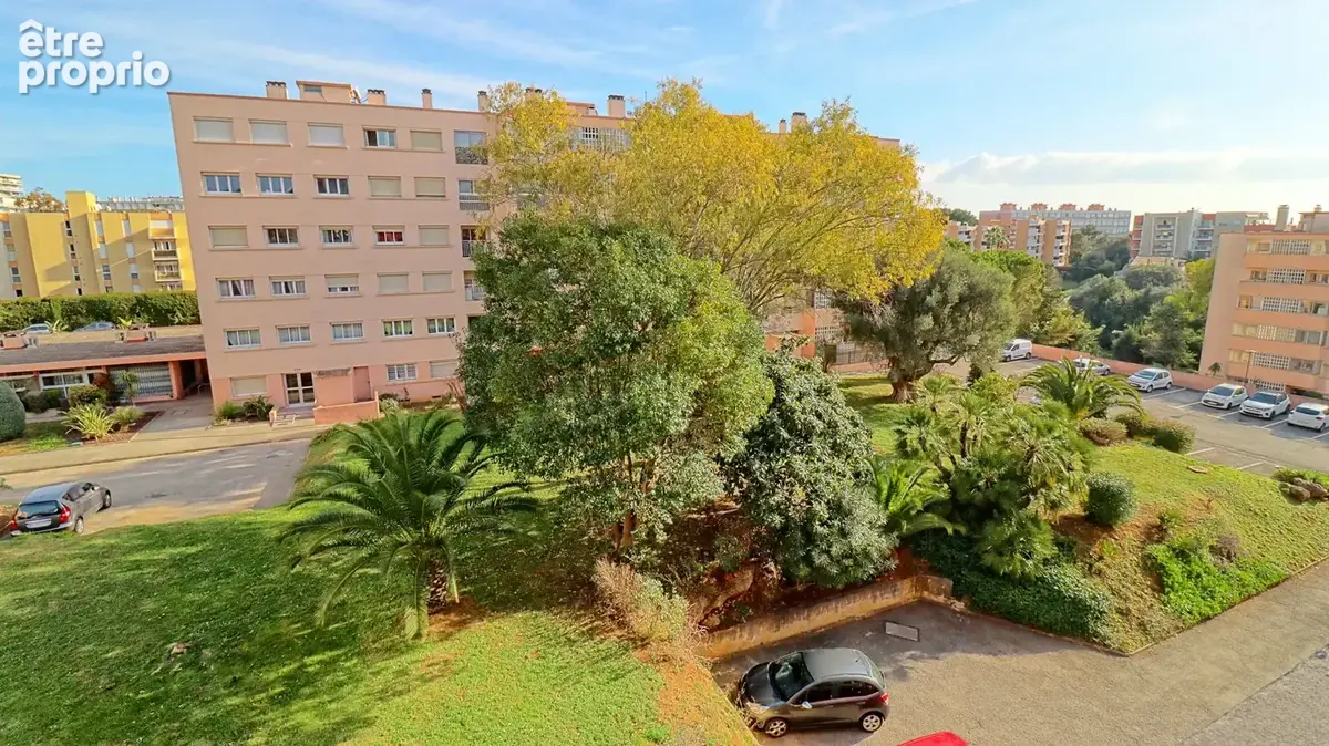 Vue dégagée sur le parc - Appartement à ANTIBES