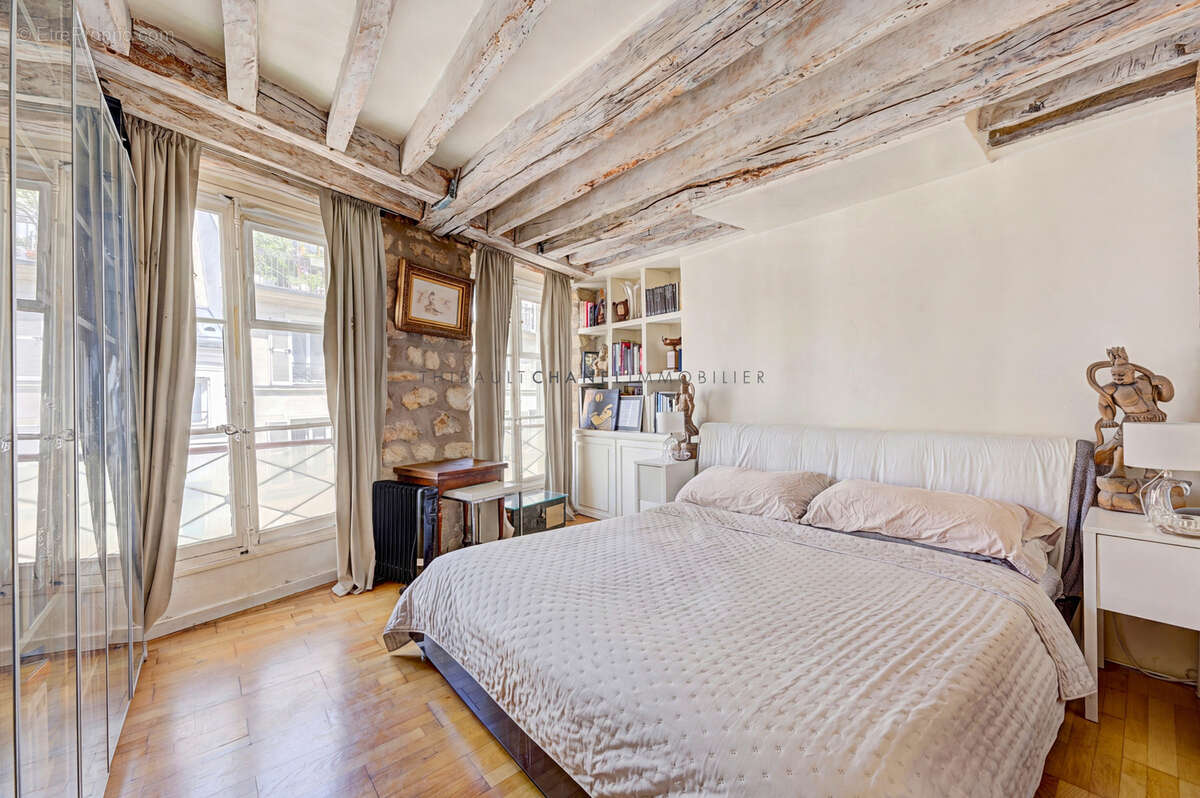 Appartement à PARIS-3E