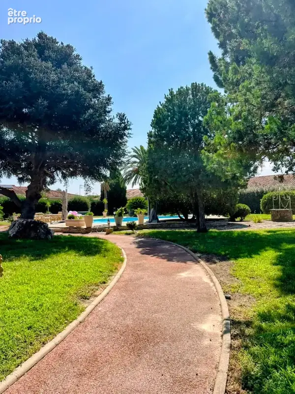 Maison 4 faces sur terrain de 3394 m2 (constructible) avec piscine - photo 3