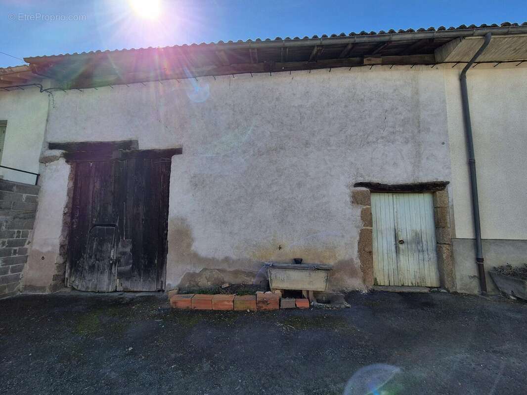 Maison à SAINT-LAURENT-SUR-GORRE