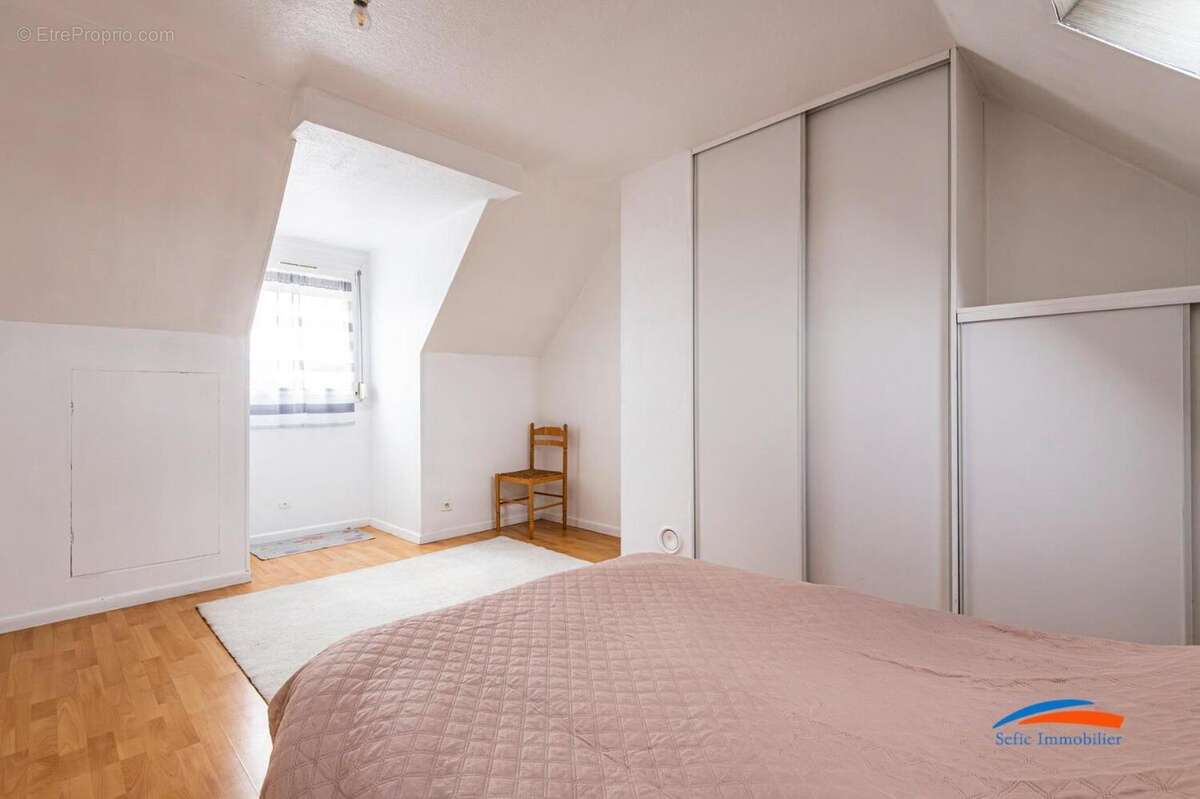   - Maison à CHAMPFLEURY