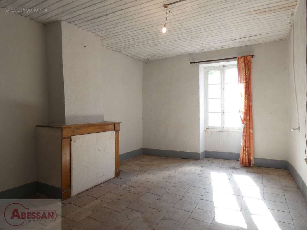 Maison à SALLES