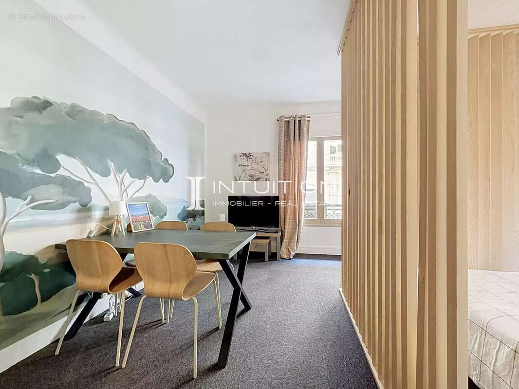 Cannes - Croisette : Studio avec coin nuit vue mer latérale - photo 4