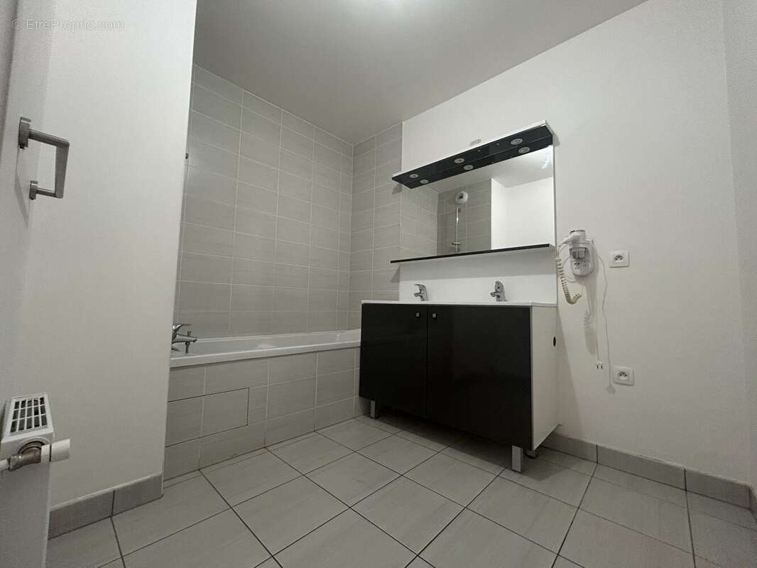 Appartement 60 m² à Saint-Pierre-Du-Perray  - photo 7