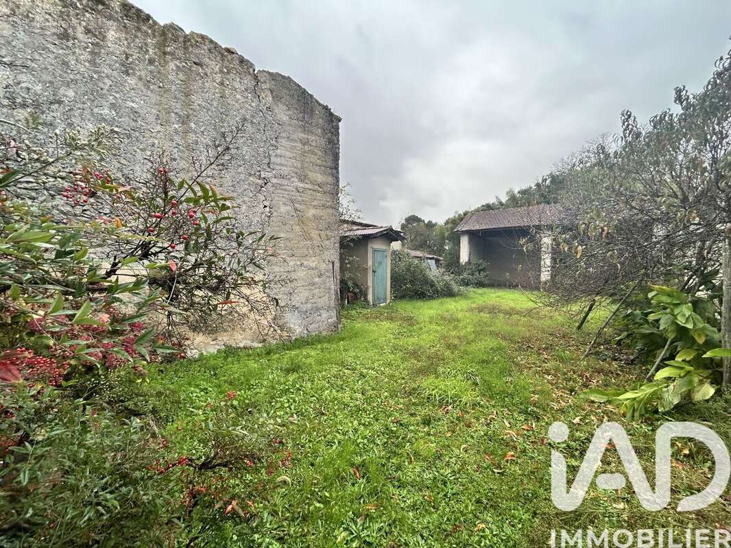 Photo 5 - Terrain à ILLATS