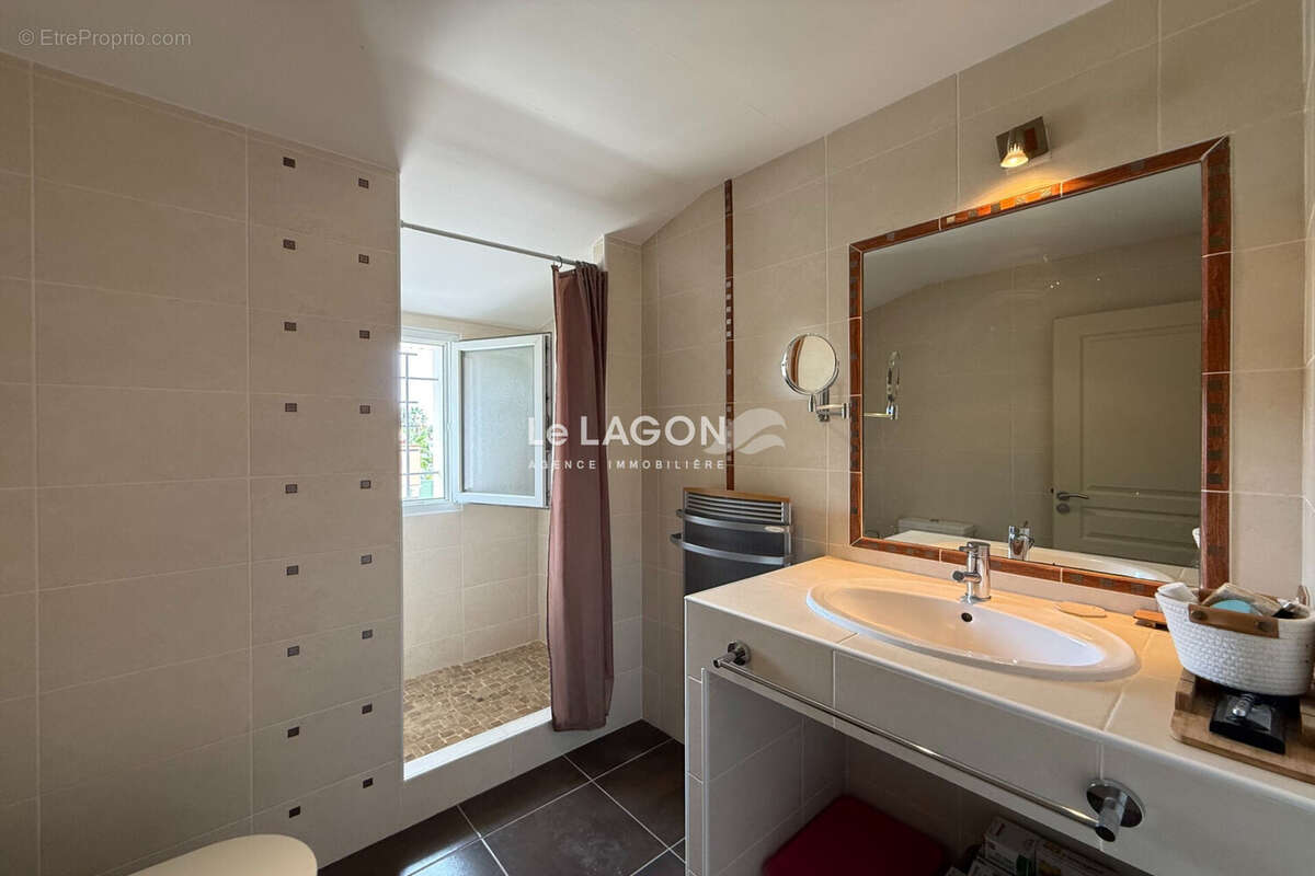 Maison 161 m² à Saint-Cyprien  - photo 9