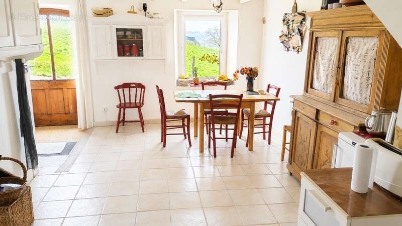 Propriété Dauphinoise 190 m² — 1,2 hectare — Box chevaux — Charancieu - photo 3