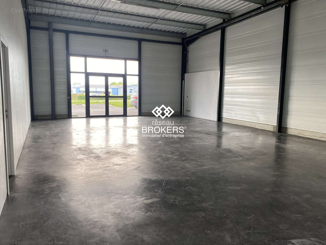 Cellule 1 - Commerce à THIERS