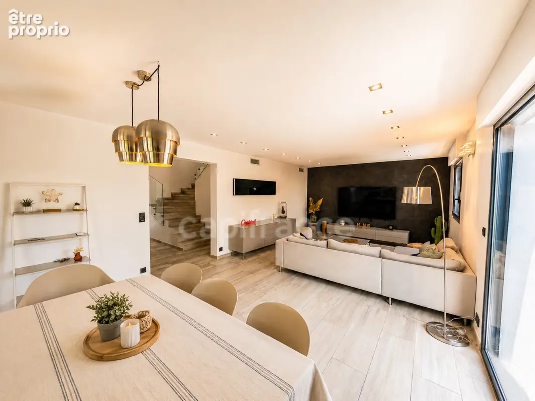 Maison à vendre 5 pièces FREJUS (83), piscine, jacuzzi, terrasses, jardin, garage - photo 9