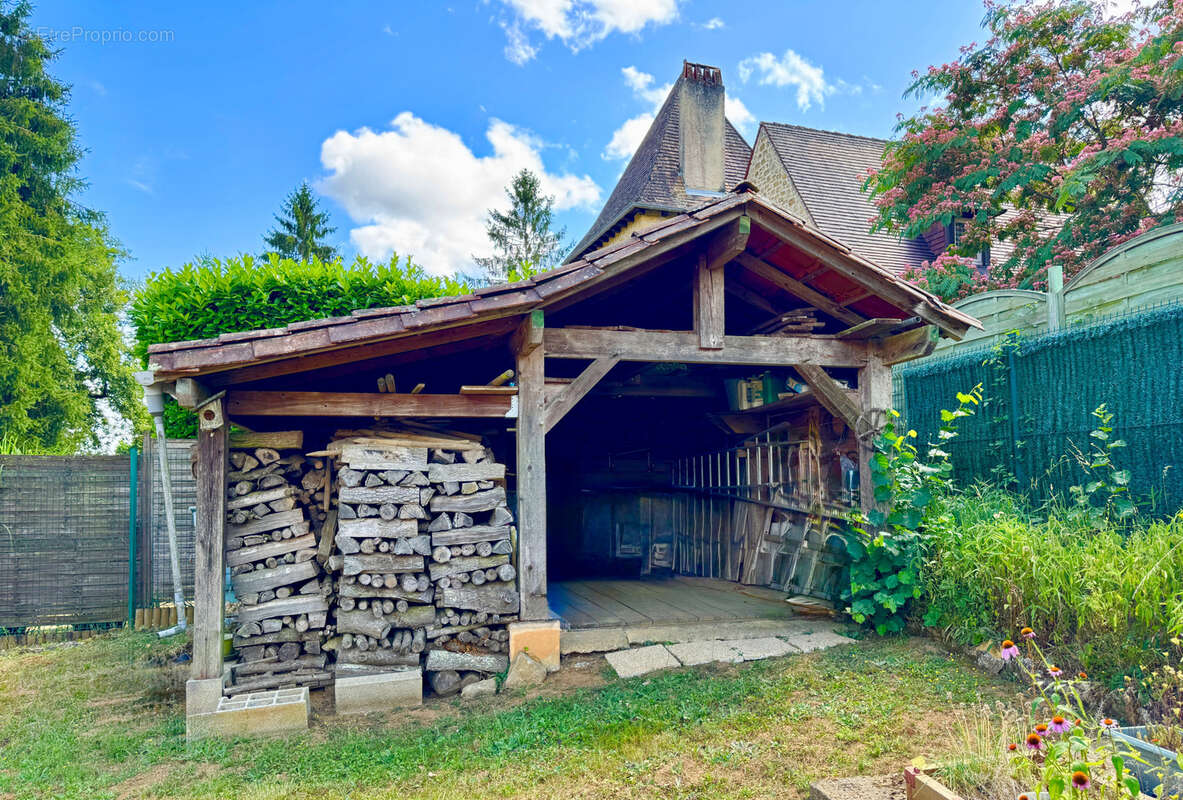 Maison à CARSAC-AILLAC