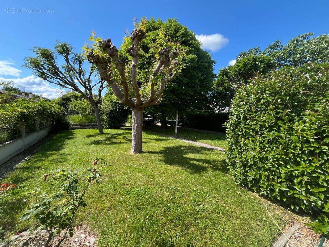 Maison à AMBARES-ET-LAGRAVE