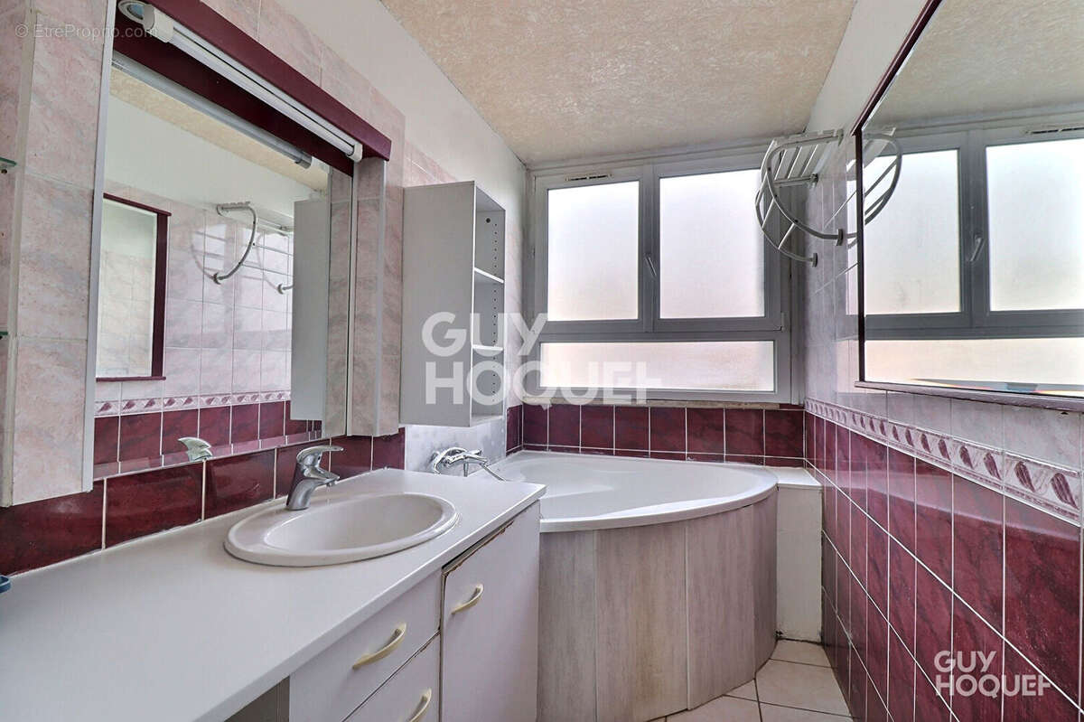 Appartement à SAINT-MICHEL-SUR-ORGE