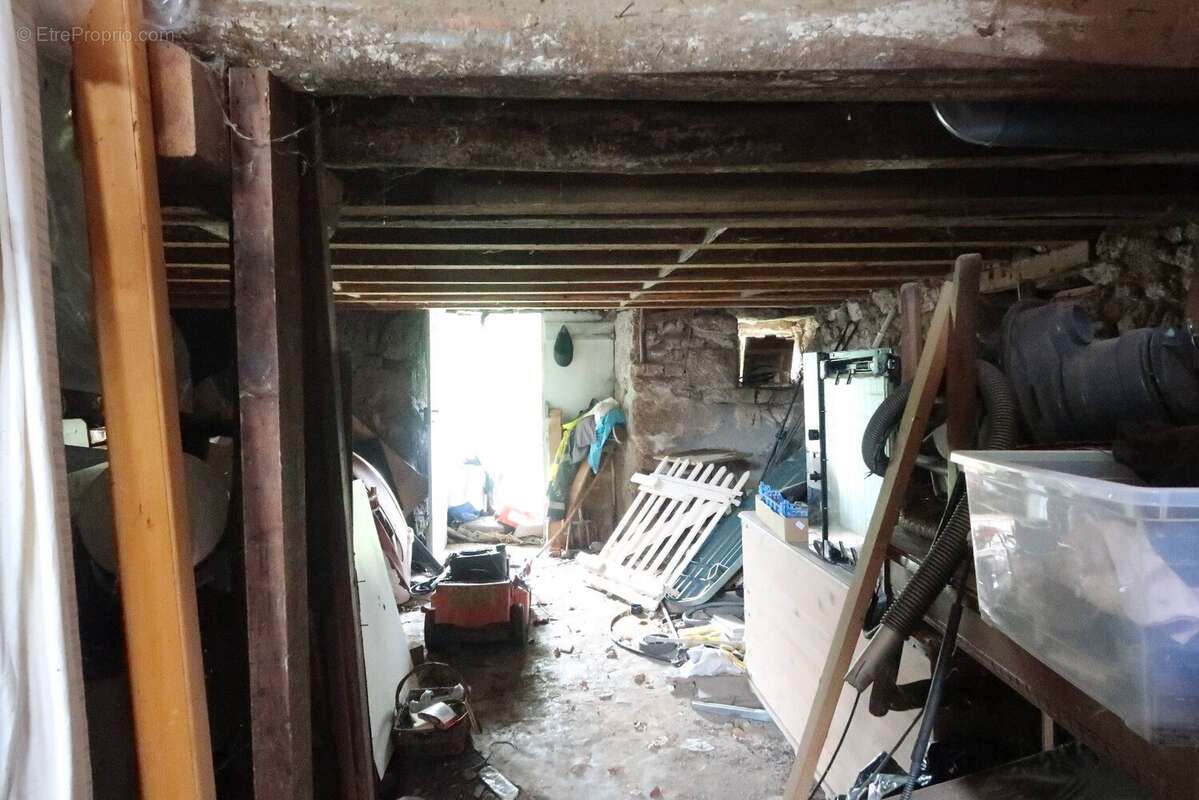 Maison à SAINT-JULIEN-LA-VETRE