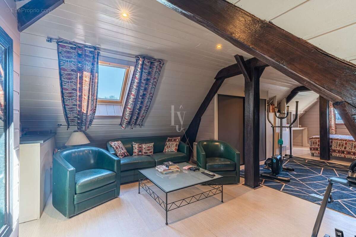 Maison à CHATEAUPONSAC