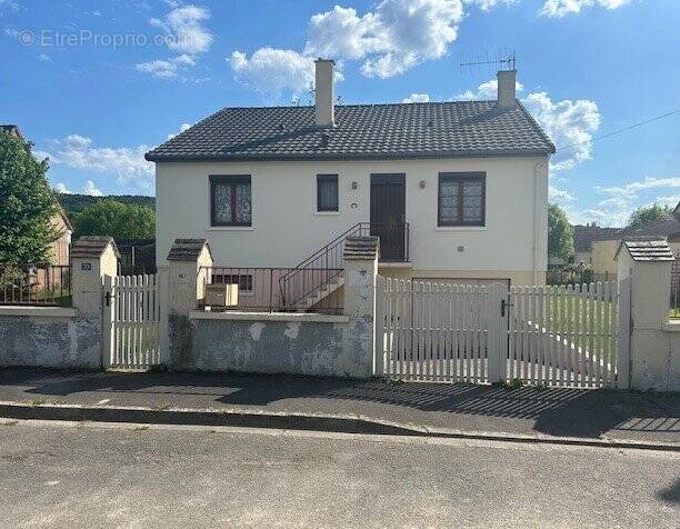 Maison à REMALARD