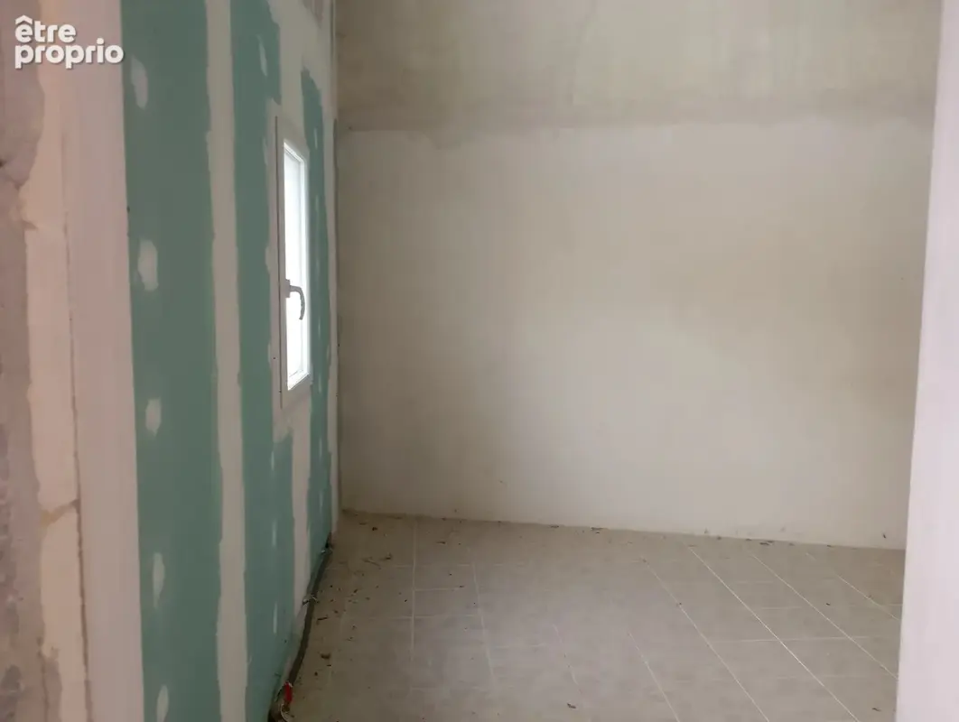 Ensemble immobilier à rénover - Axe JONZAC/MONTENDRE - photo 5