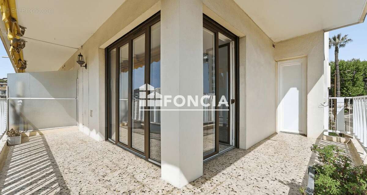 Appartement à LE CANNET
