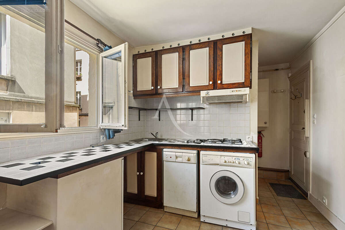 Appartement à PARIS-18E