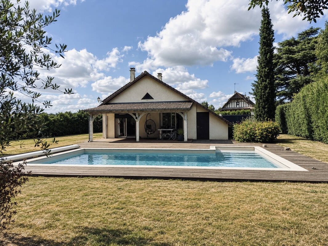 Maison à CAILLOUET-ORGEVILLE