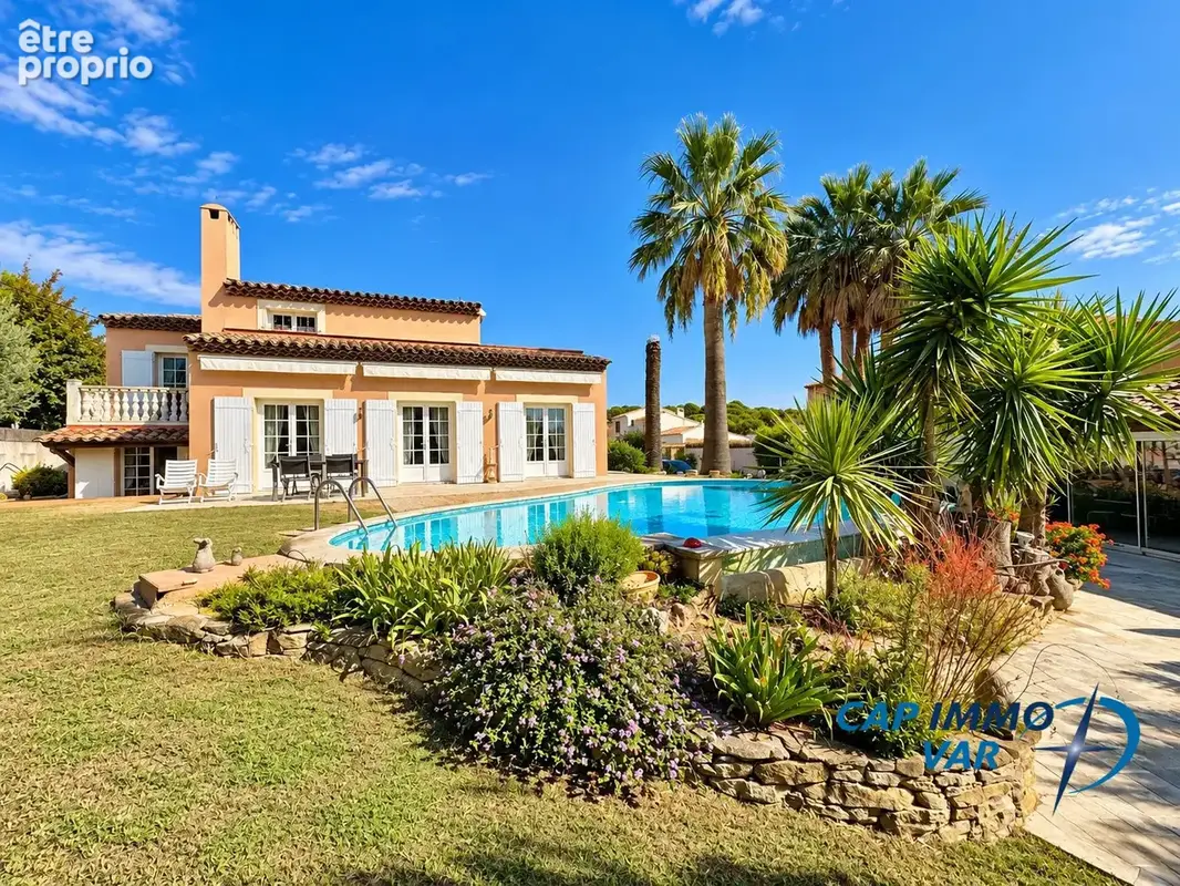 Maison 5 pièces 158 m² à vendre à Sanary-Sur-Mer (83110) - photo 2