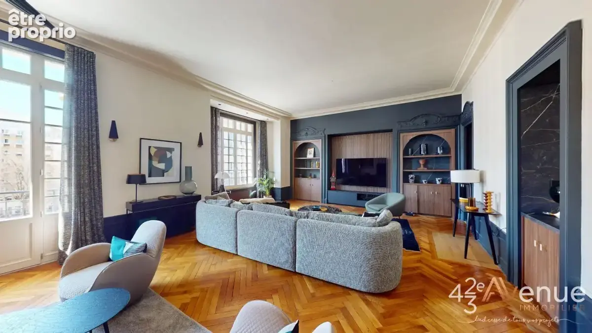 Appartement 178 m² à Saint-Etienne  - photo 4