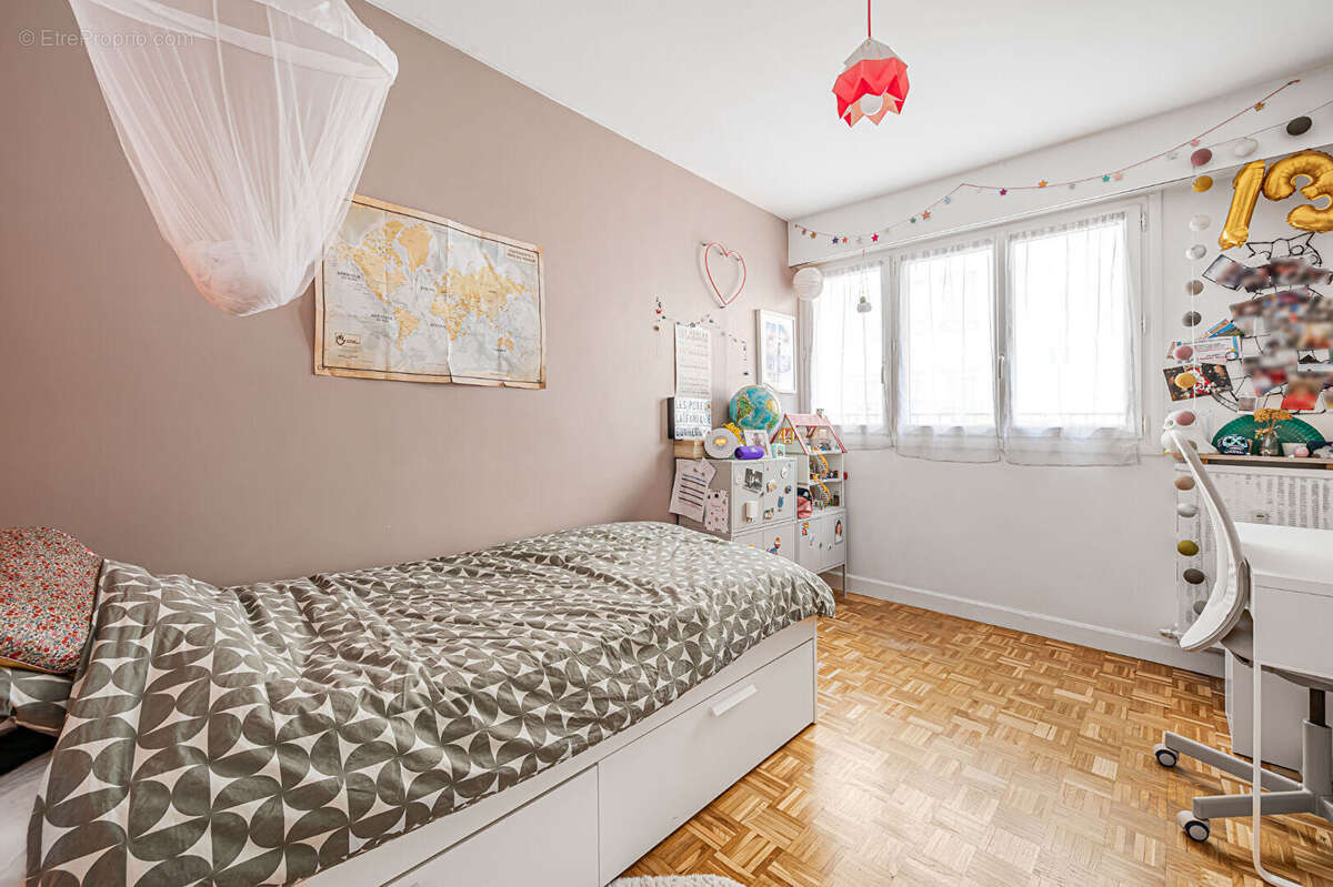 Appartement à PARIS-14E