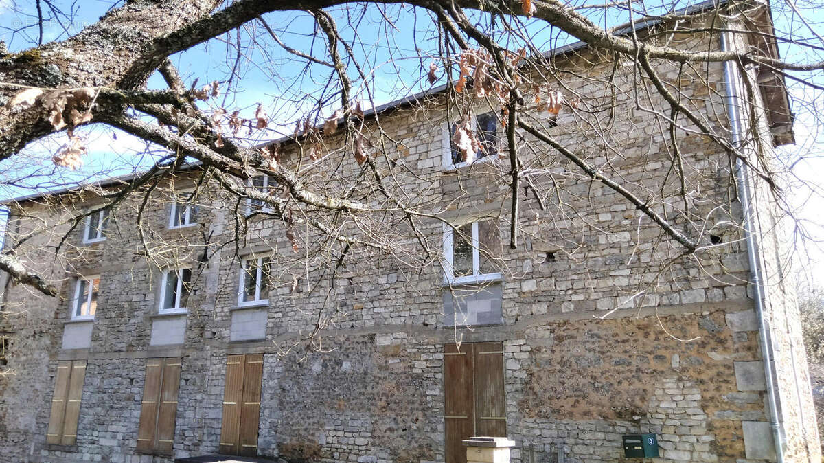 overview - Maison à CHARROUX