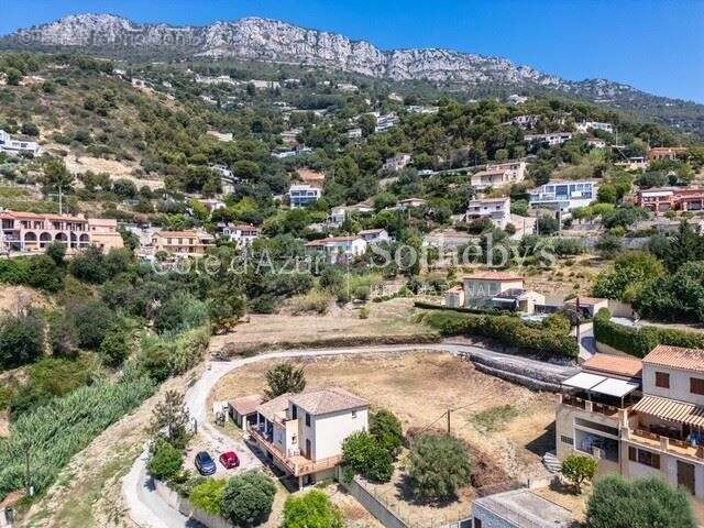 Saint-Laurent-d’Èze : Terrain constructible 988 m² proche Monaco - Projet villa - photo 2