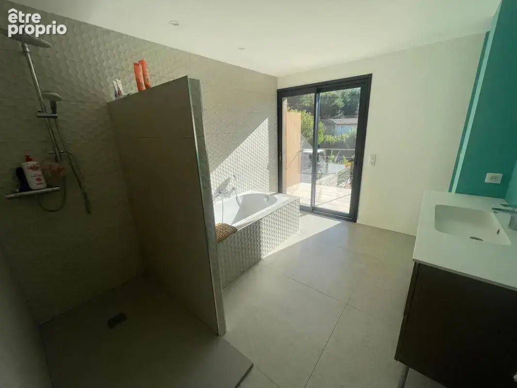 A vendre sanary sur mer 83110 arriere pays superbe villa familiale au cour d un environnement campagne - photo 11