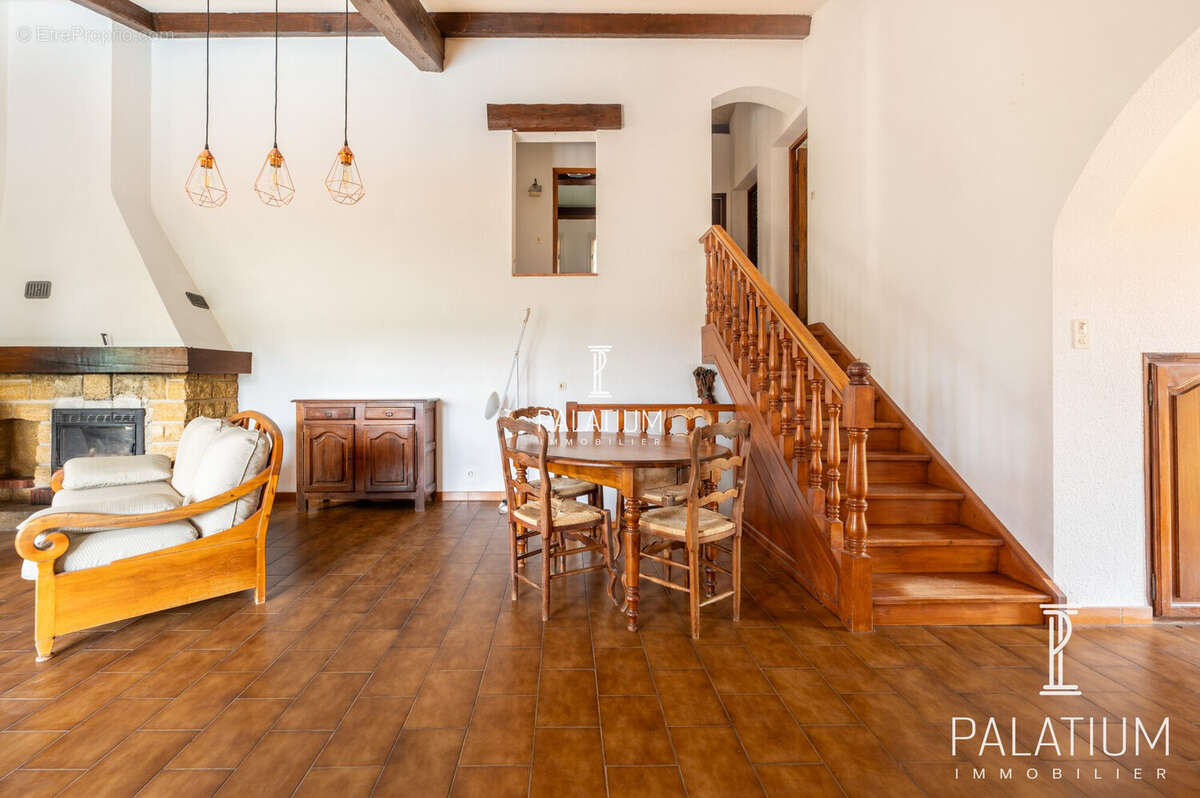 Maison 136 m² à Esparron-De-Verdon  - photo 6