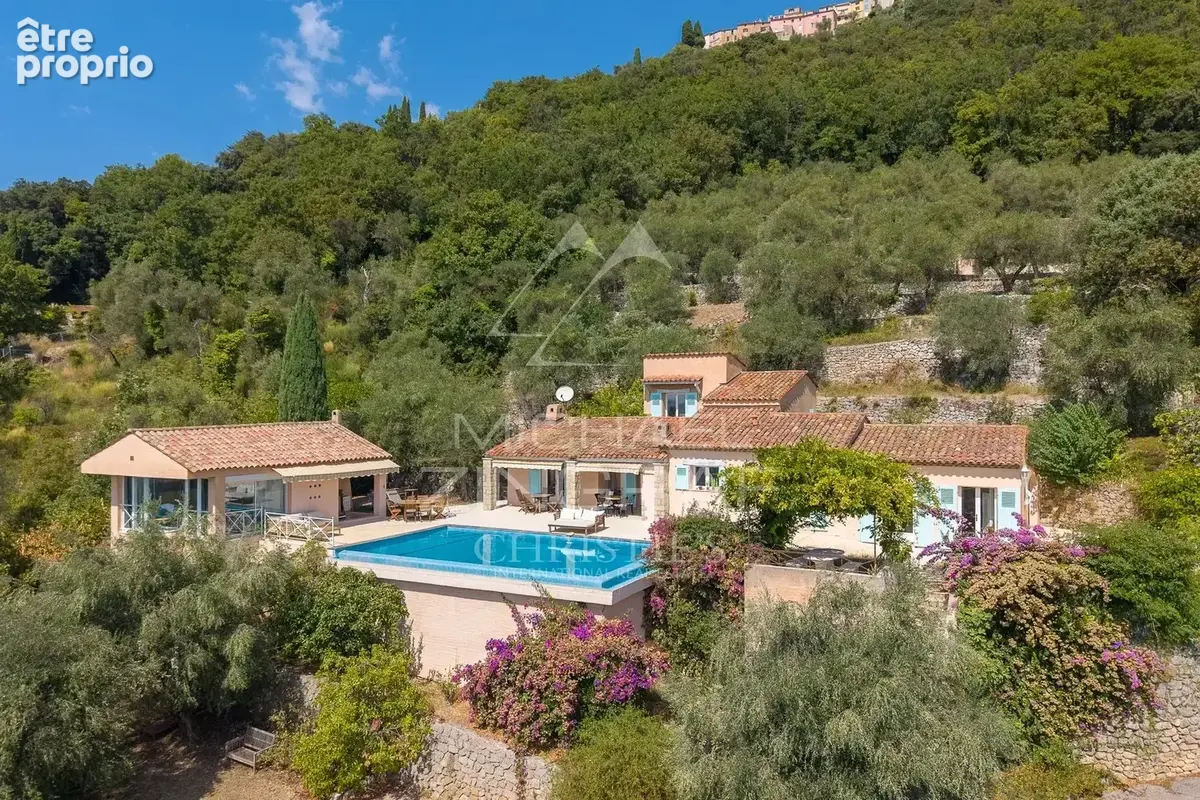 Une villa idéalement située proche du Village avec vue mer panoramique - photo 7