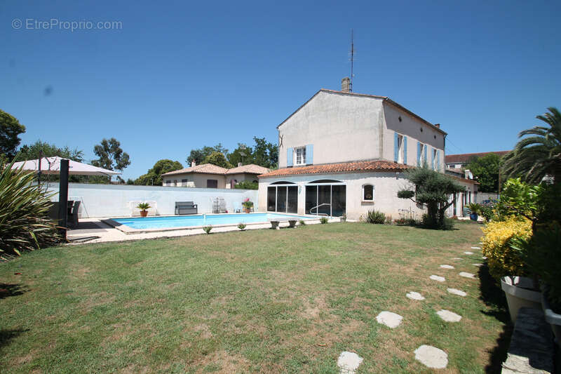 Maison à vendre 5 pièces TONNEINS (47) 190m² habitables- Piscine- Garage- Terrain 693m² - photo 3