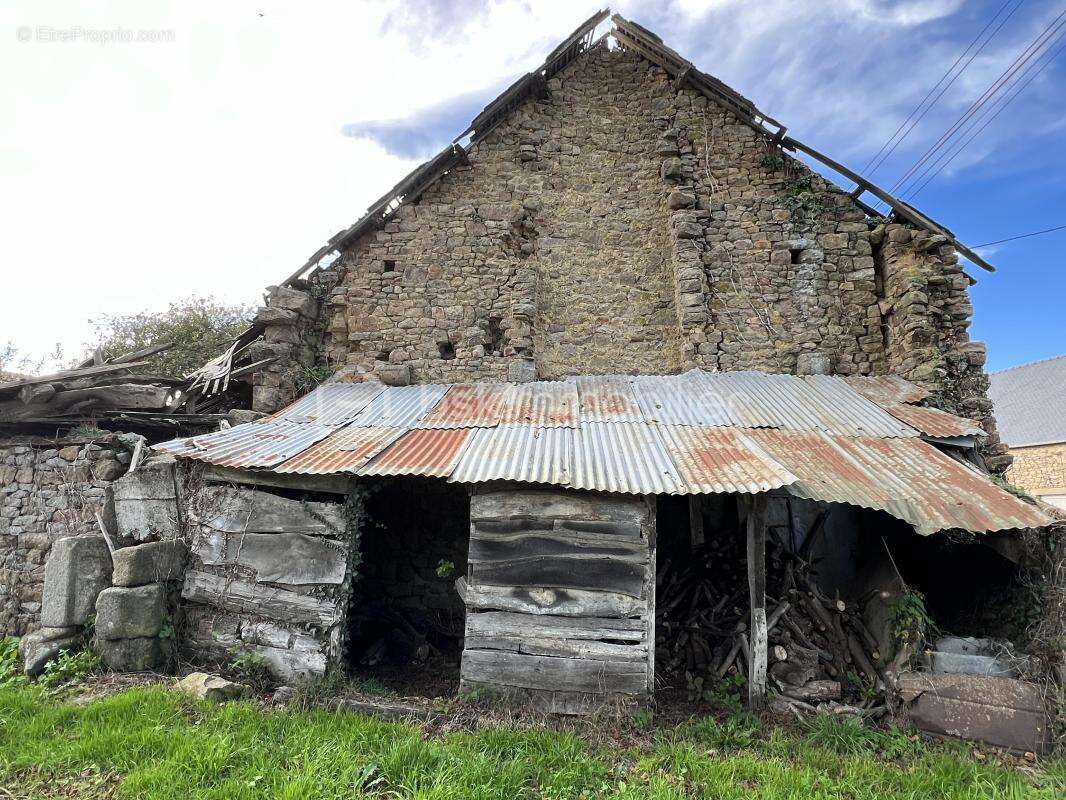 Maison à BAZOUGES-LA-PEROUSE