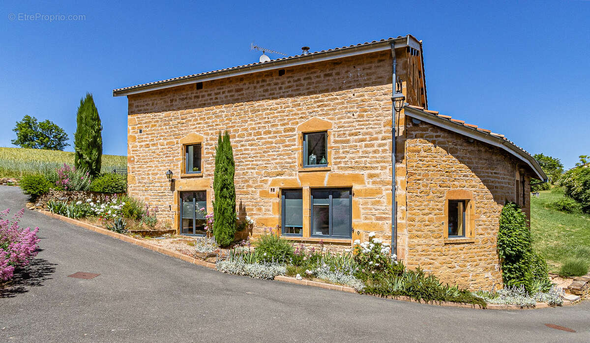 Maison à VILLE-SUR-JARNIOUX
