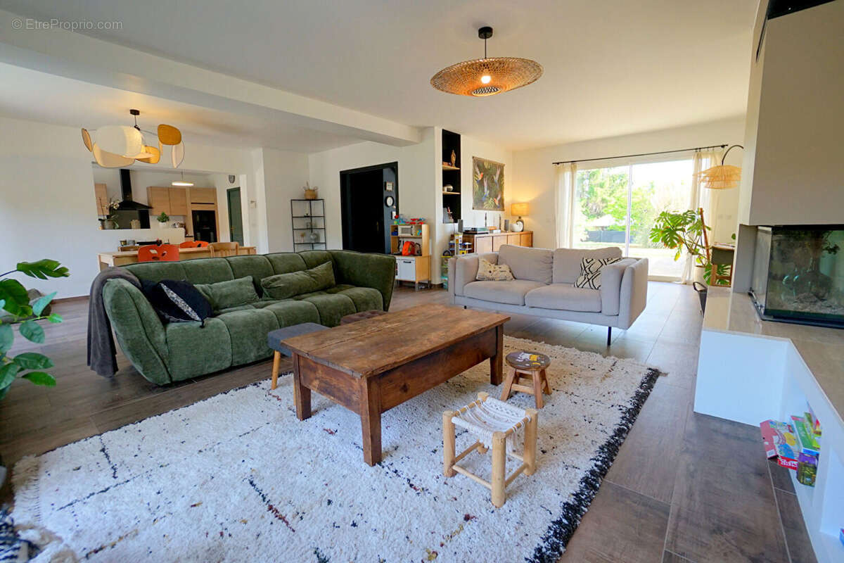 Maison à MEZIERES-SUR-SEINE