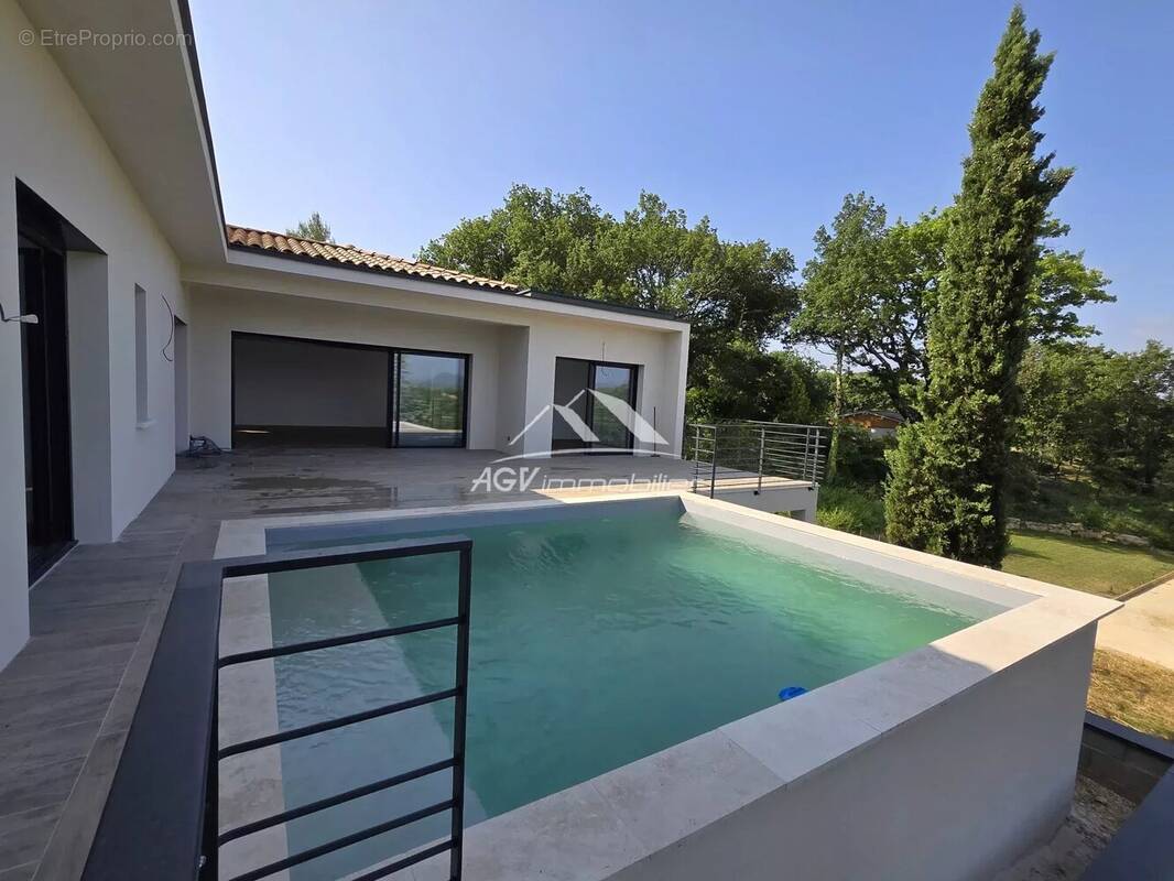 Maison à ALLEGRE-LES-FUMADES