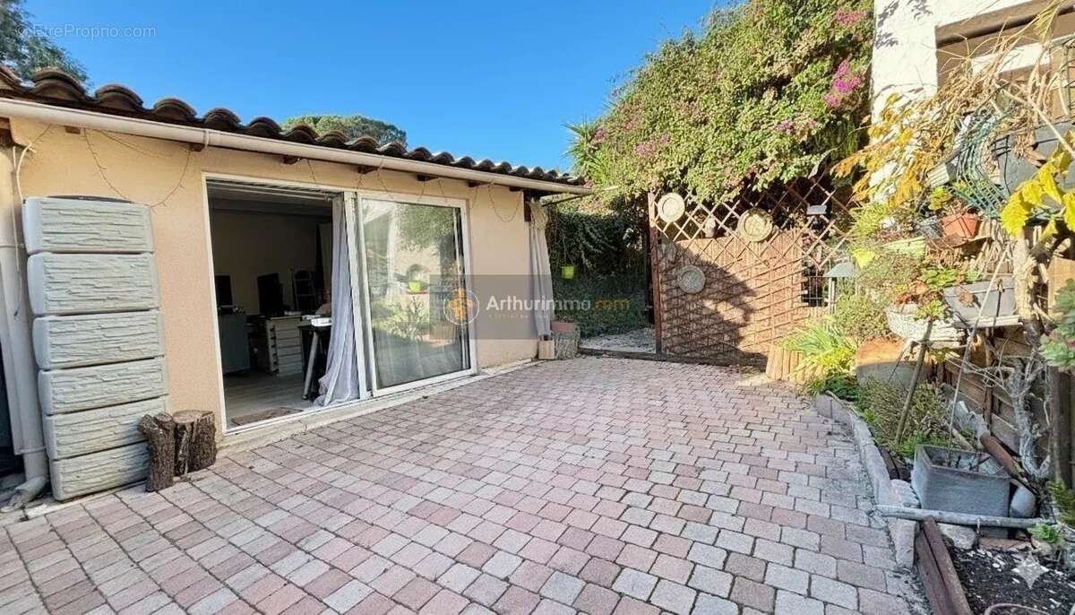 Appartement à FREJUS