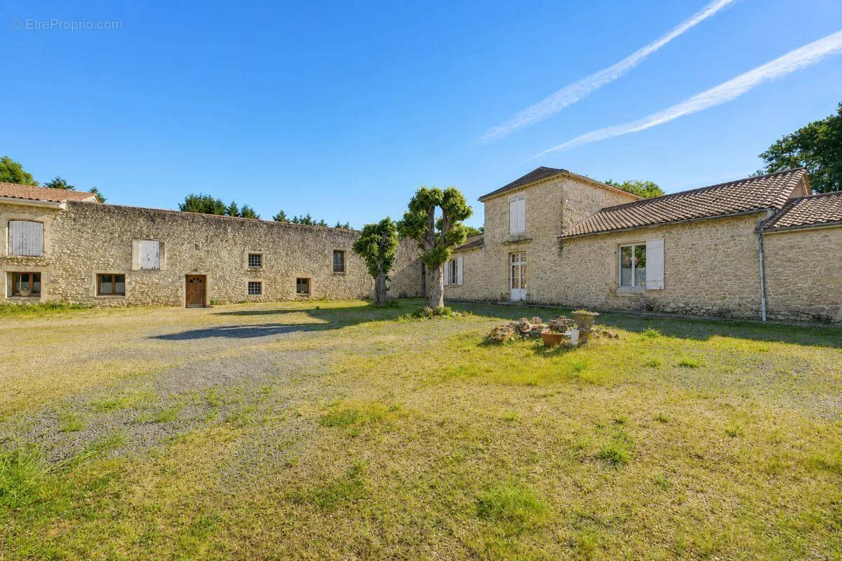 Maison à TRESSES