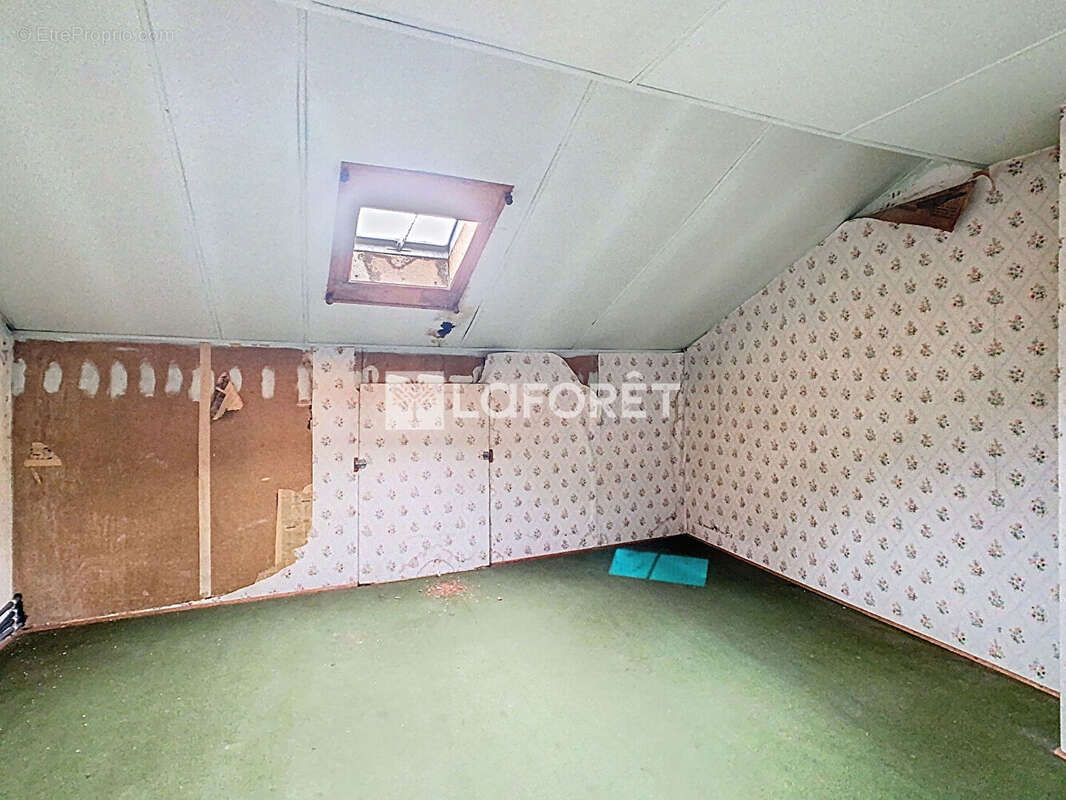 Maison à NEUFCHATEAU