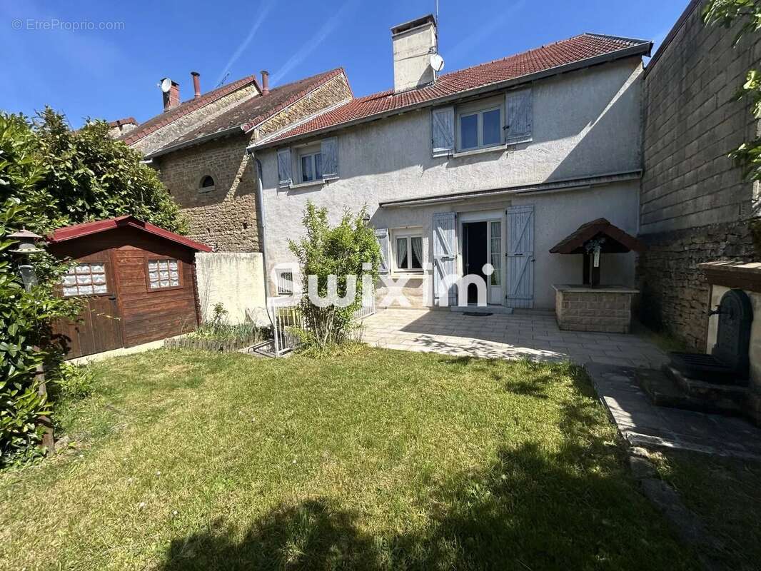 Maison à DOMBLANS