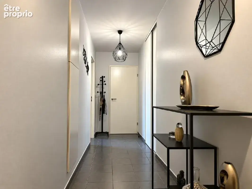 Vertou - Proche bourg - T3 de 79 m² - En parfait état - Grand balcon - 2 places de parking en sous-sol - photo 7