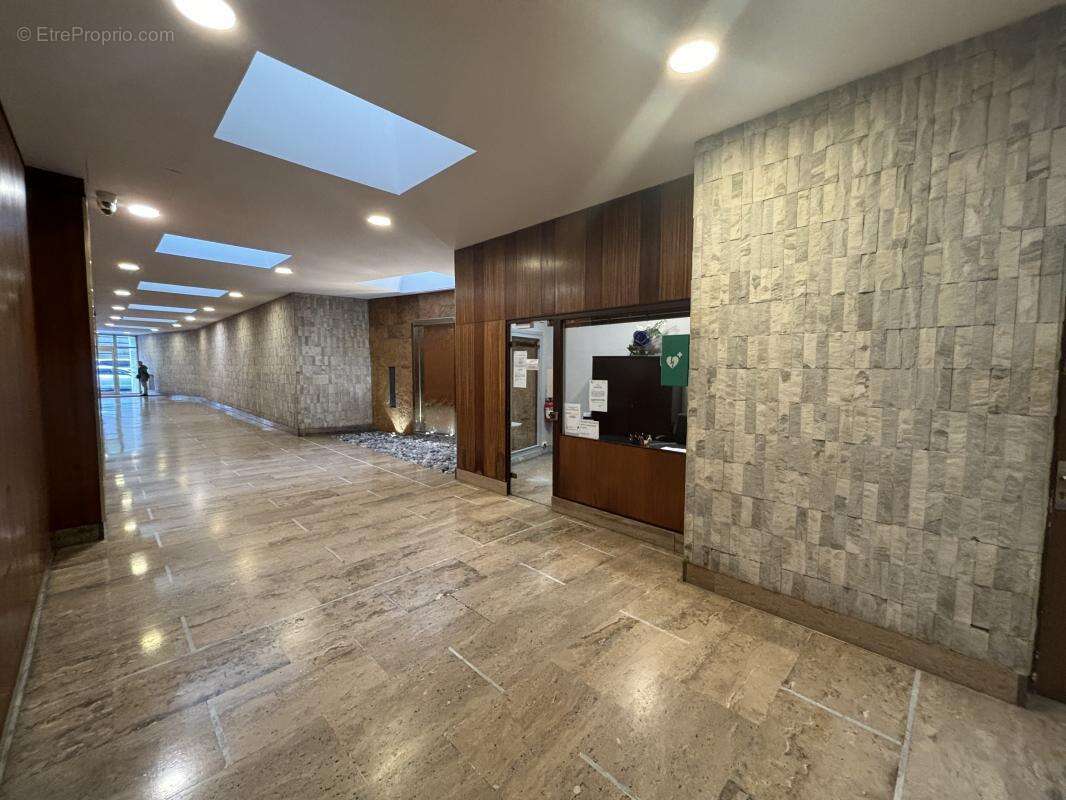 Commerce à PARIS-15E