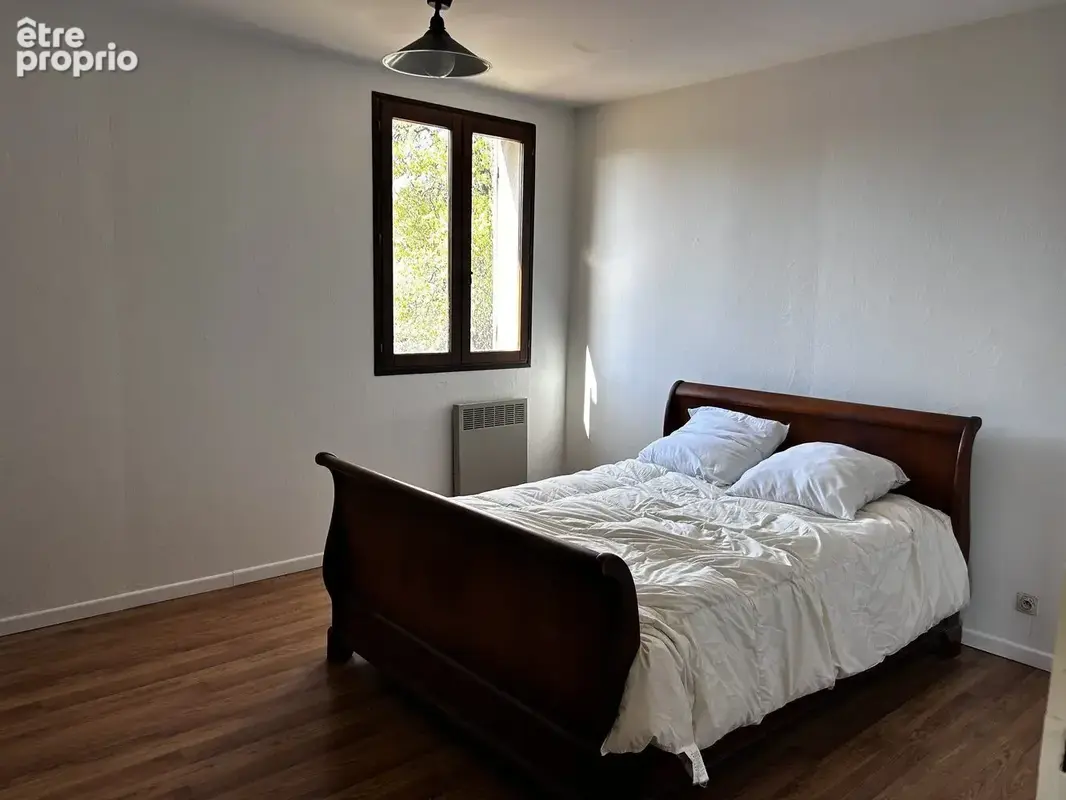 maison 4 chambres +bureau sur 750 m² - photo 6