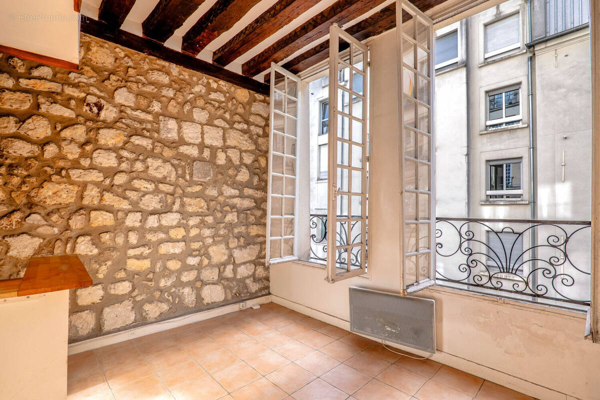 Appartement à PARIS-3E