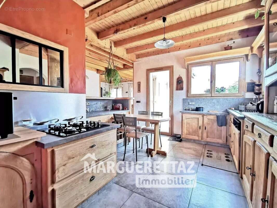 Maison à PEILLONNEX