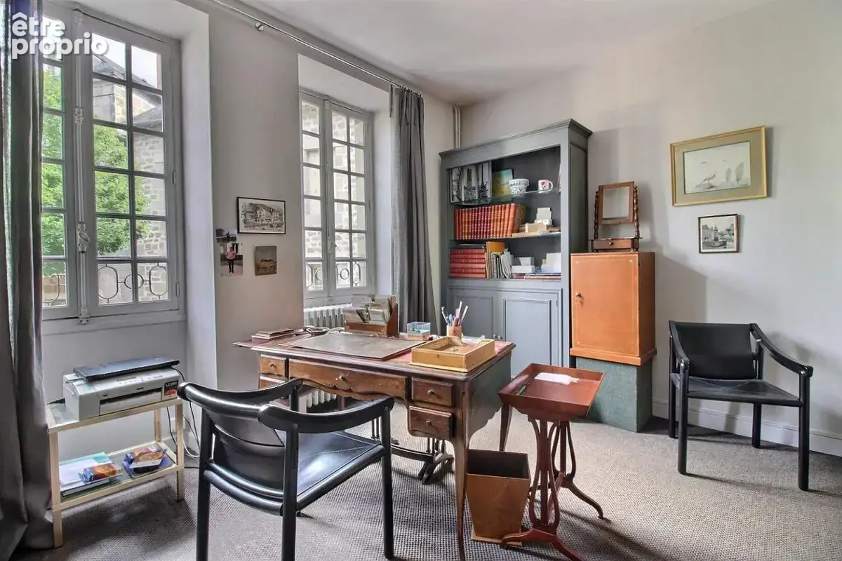 444 000 Euros - Brive centre : Maison de caractère 230m² avec ASCENSEUR, TERRASSE, 2 GARAGES + local/apt indépendant - photo 14
