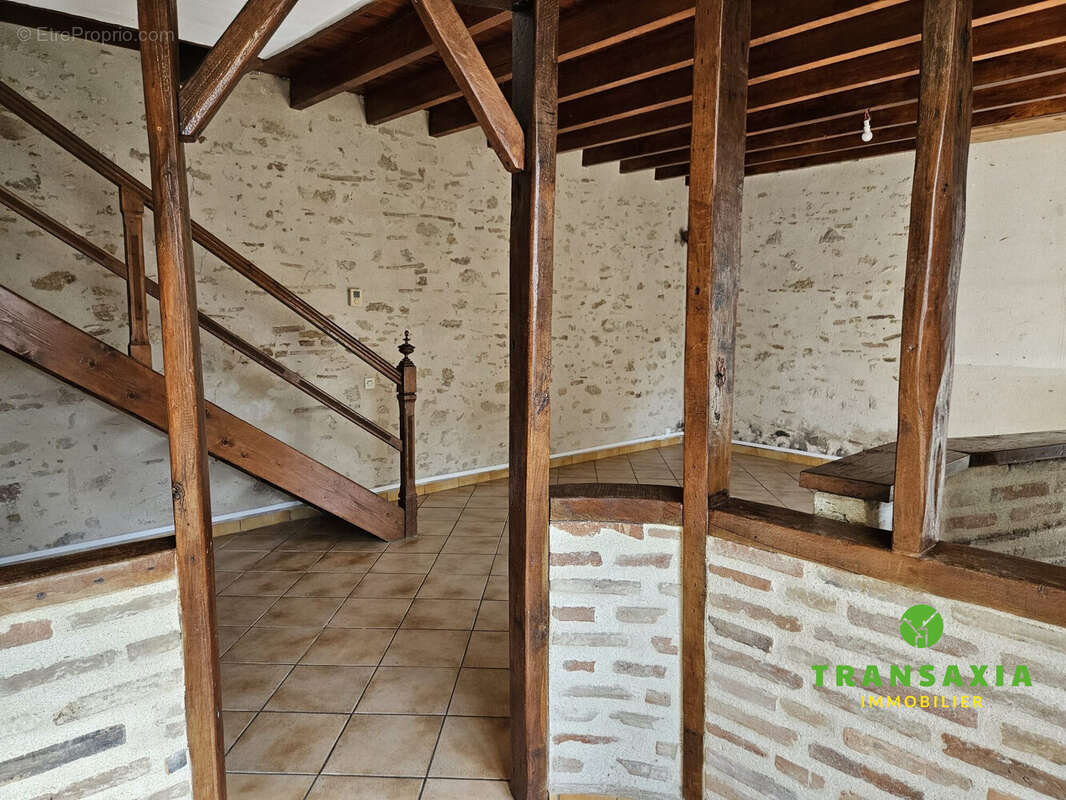 Maison 105 m² à Morizes  - photo 2